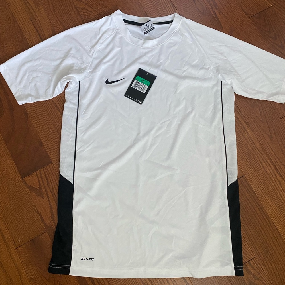 Nike short sleeve dry fit